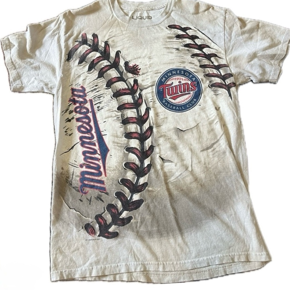 Liquid Blue Minnesota Twins t-shirt #mlb #twins #minnesota #baseball
Medium